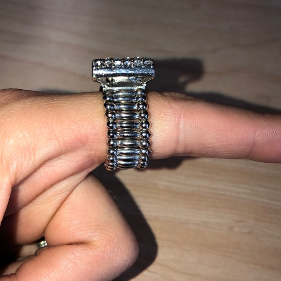 Sparkly bow ring - Picture 2 of 4